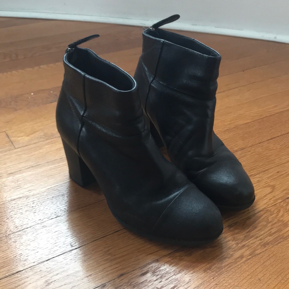 Clark’s Enfield Tess Black Bootie SZ 8